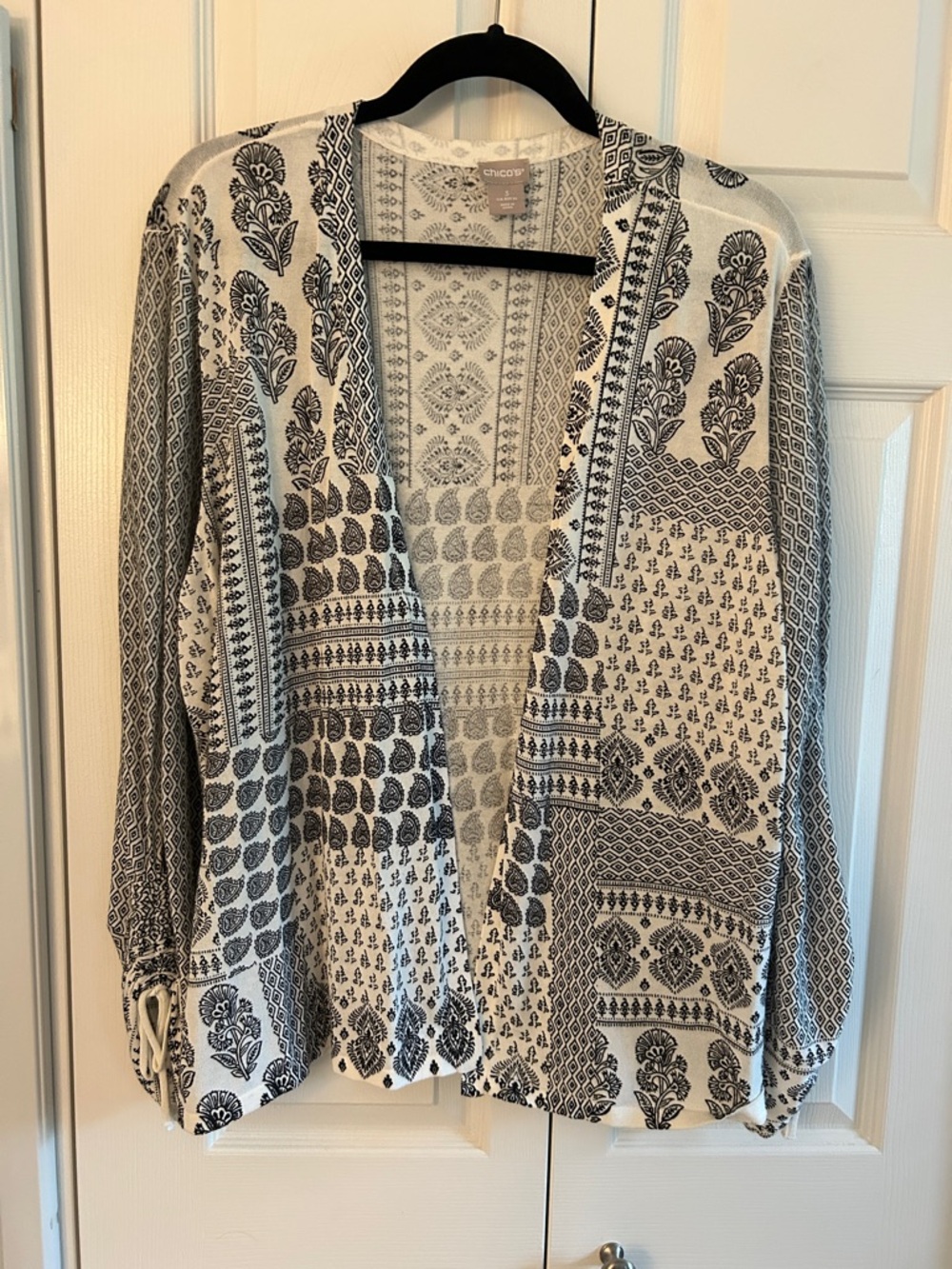 Chico's Black & White Open-Front Patterned Cardigan